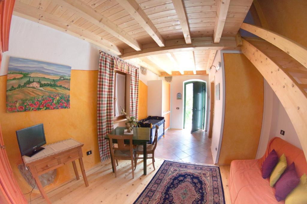 Agriturismo Revena Brentino Belluno Δωμάτιο φωτογραφία